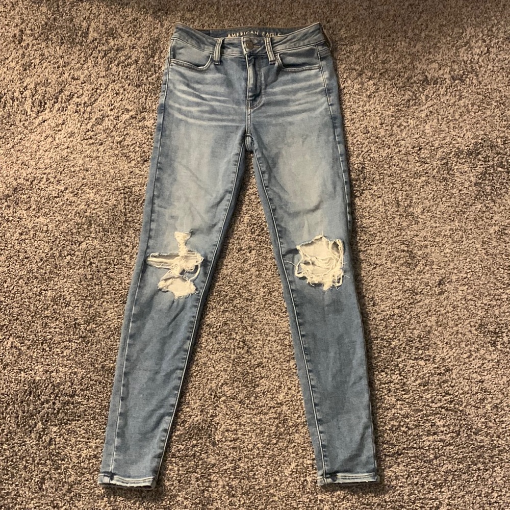 American Eagle ripped jeans. NE(X)T LEVEL STRETCH. Size 2